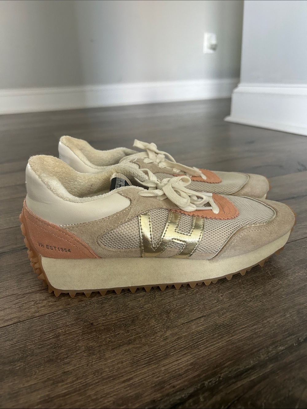 Vintage Beige and Coral Sneakers with Gold Accent